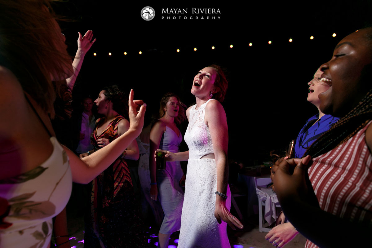 RockingReceptionDanceMoves