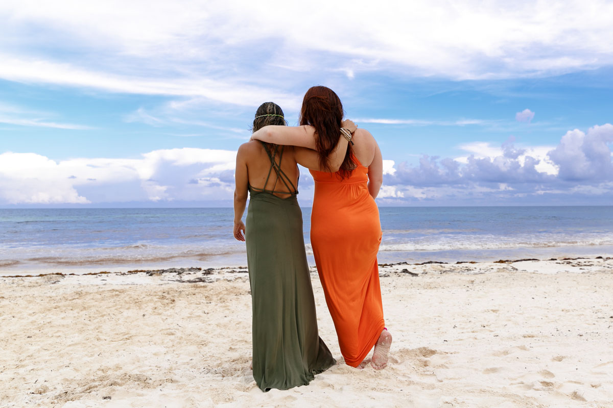 2GirlsPoseOnBeach
