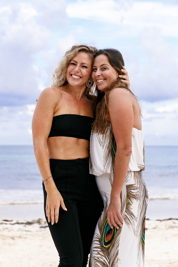 2FriendsPoseOnBeach