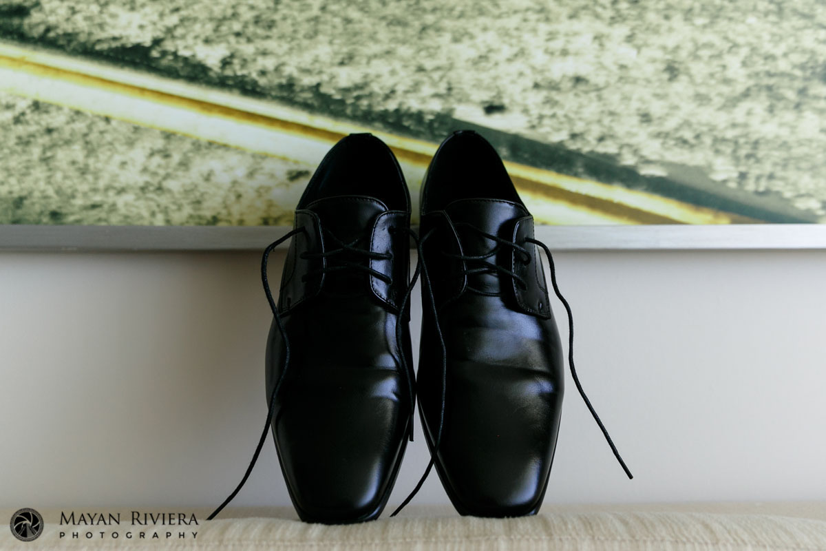 GroomsShinyShoes