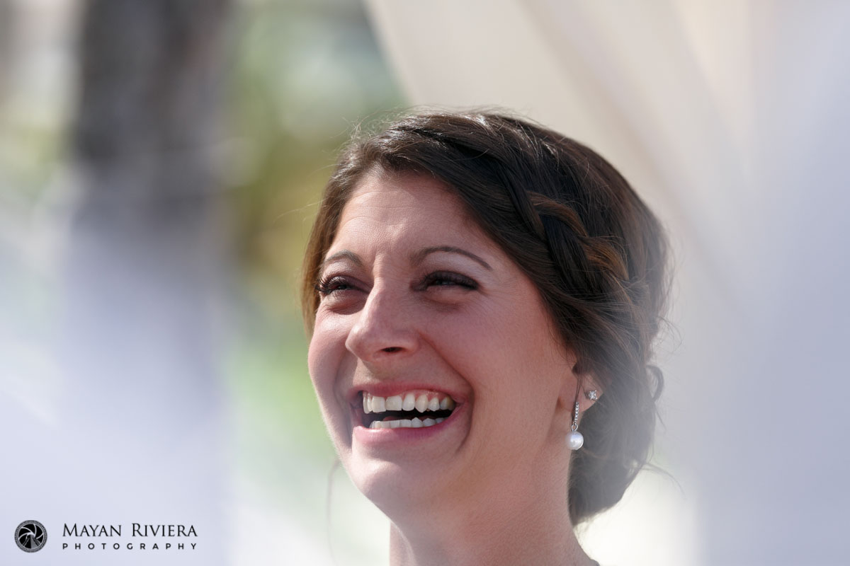 BrideLaughsAtCeremony