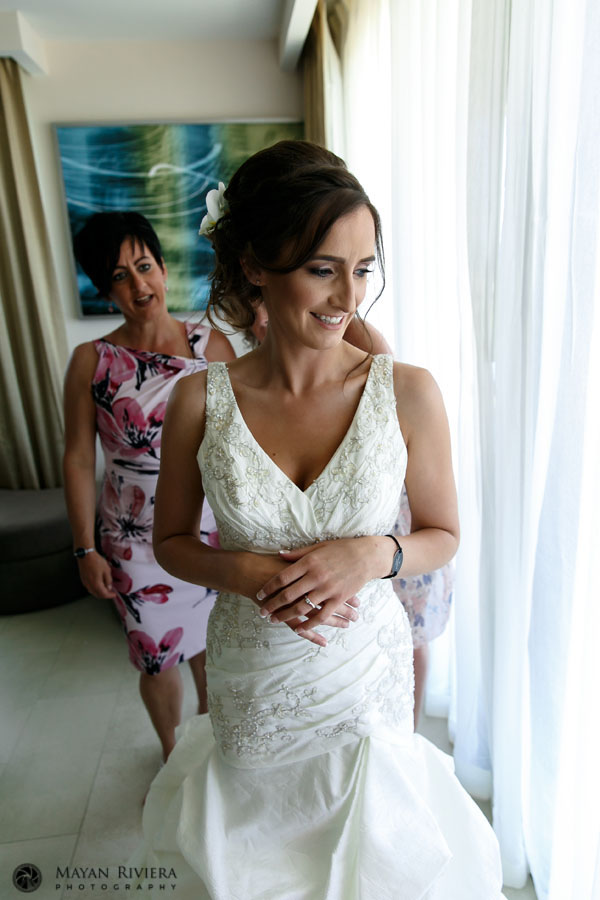 HelpingRoyaltonBrideDress