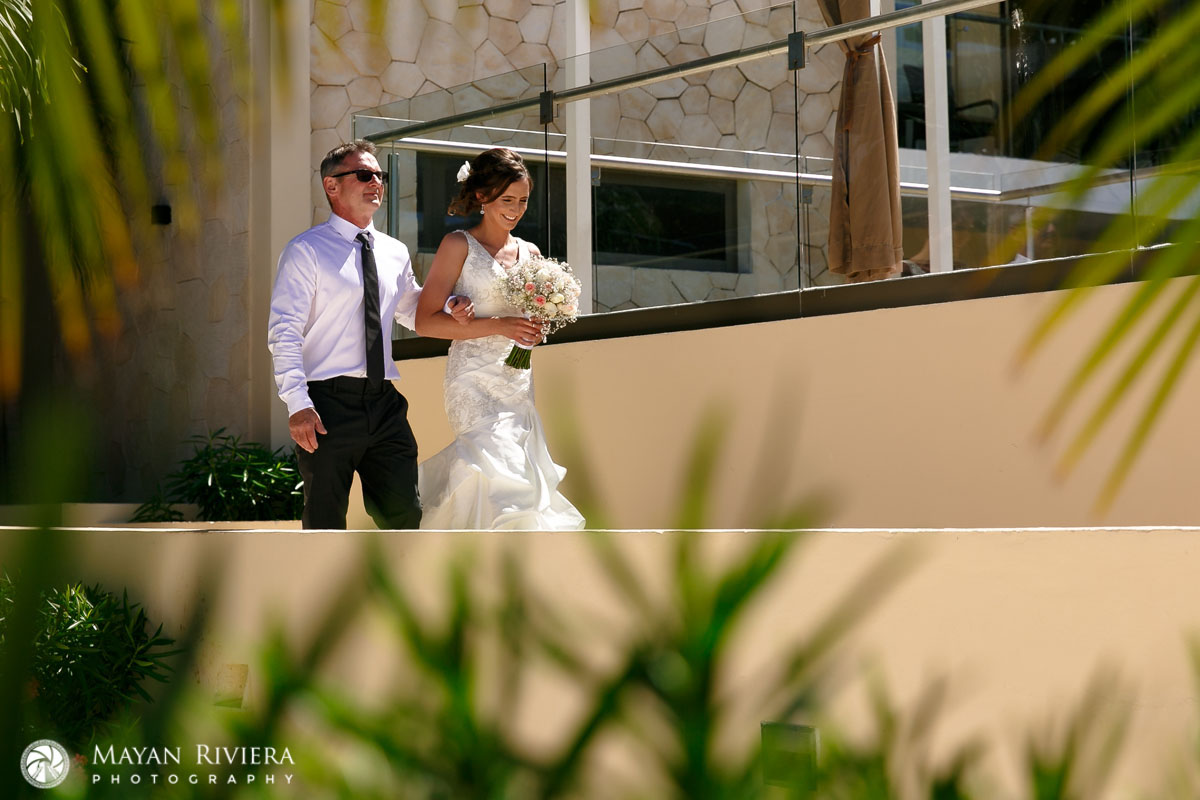 BrideWalkingToCeremonyWithDad