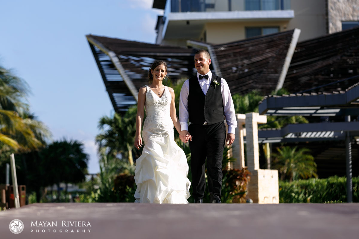 NewlywedsStrollHandInHand