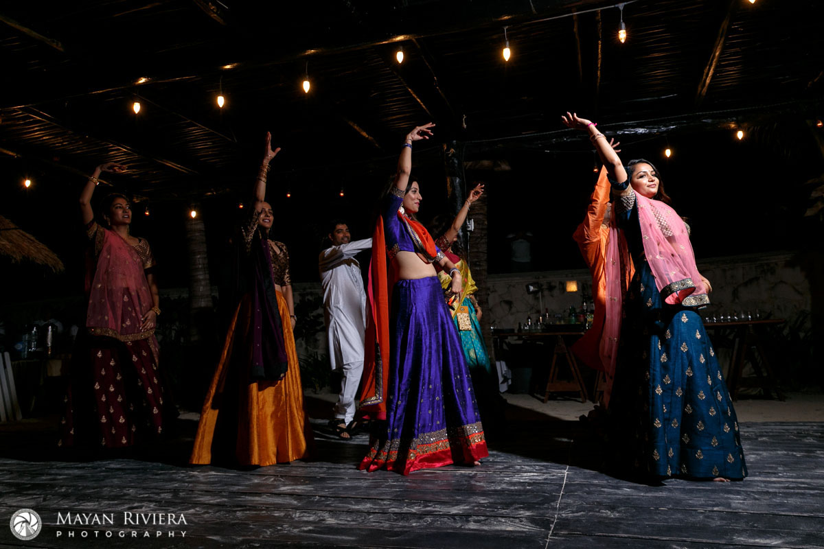 HinduWeddingGuestsDancing
