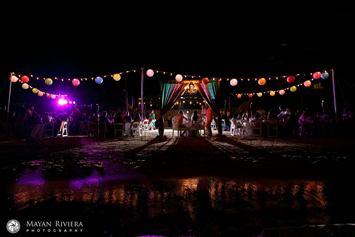 HinduWeddingGuestsSpeakingToCouple