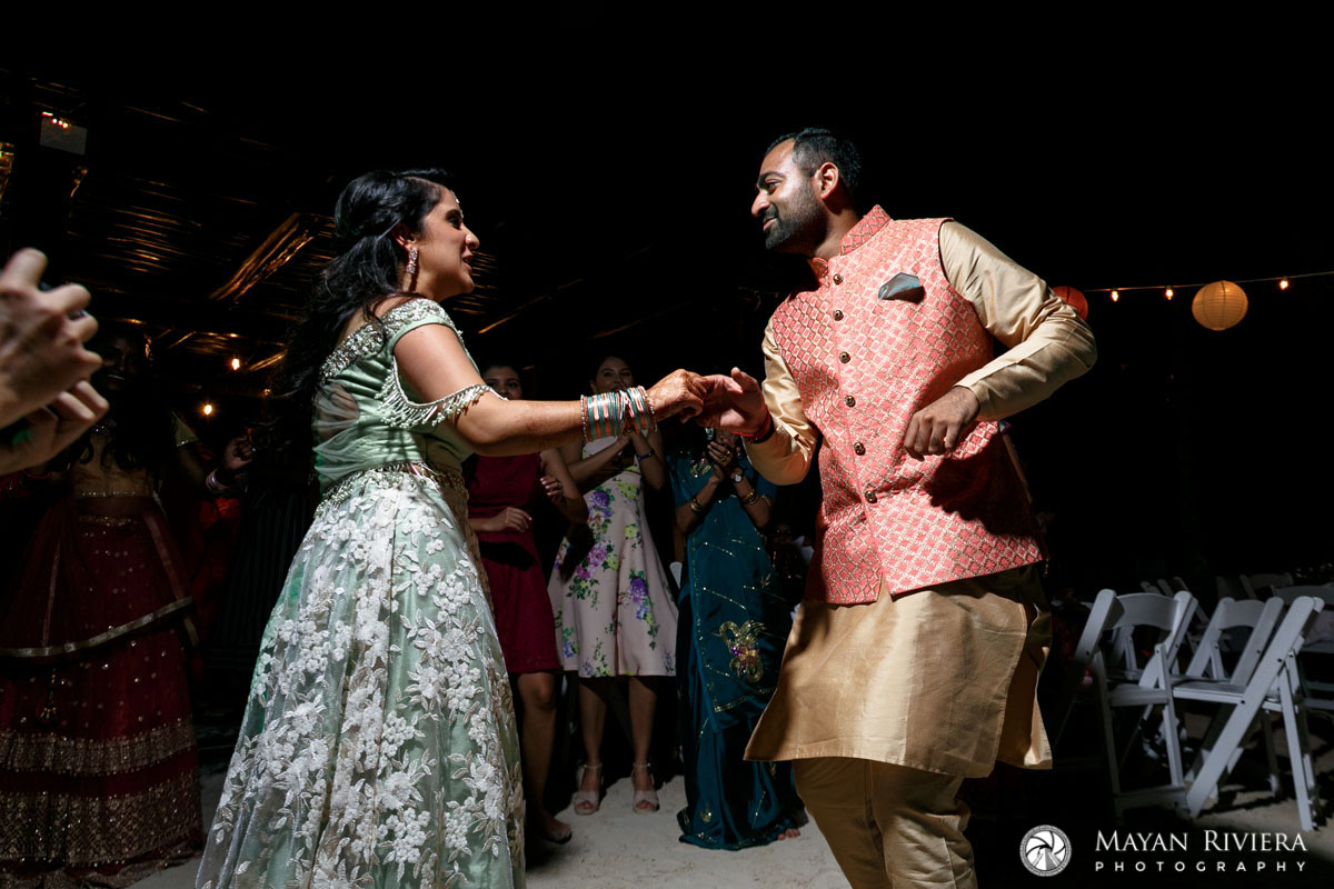 HinduWeddingCoupleDancing
