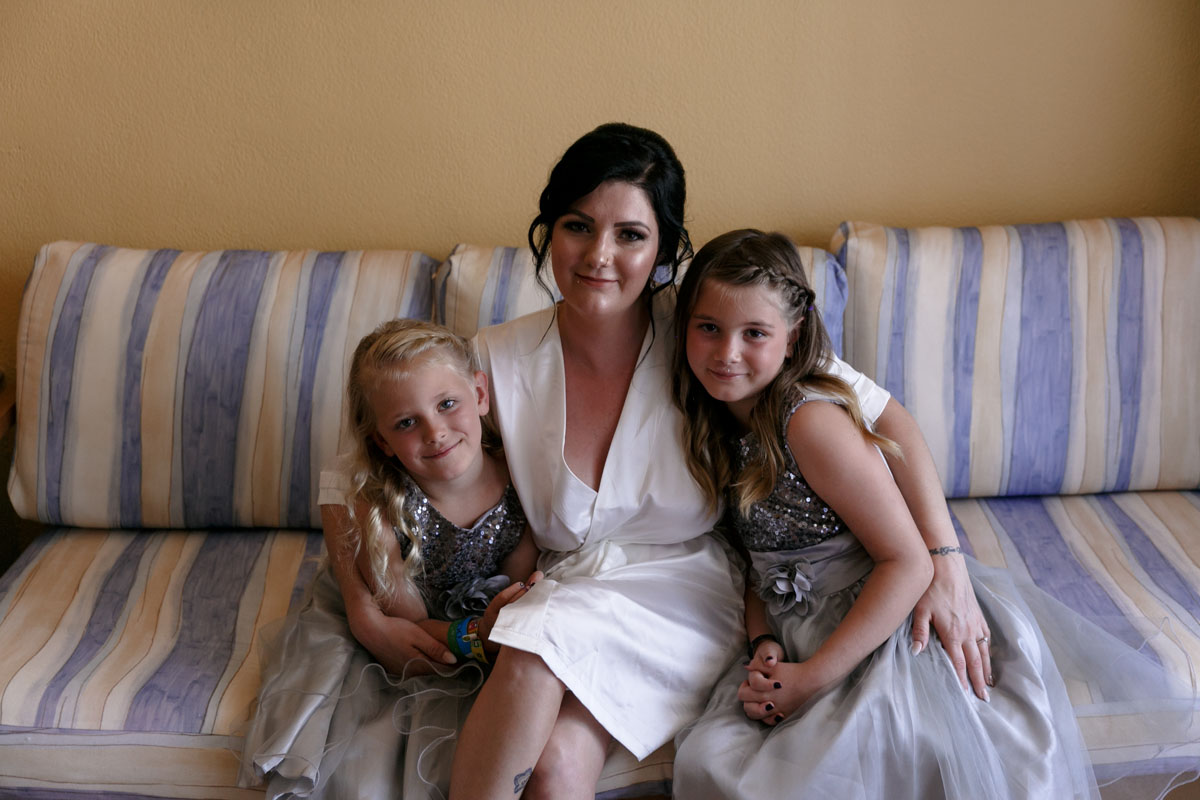 BarceloBrideWithFlowerGirls