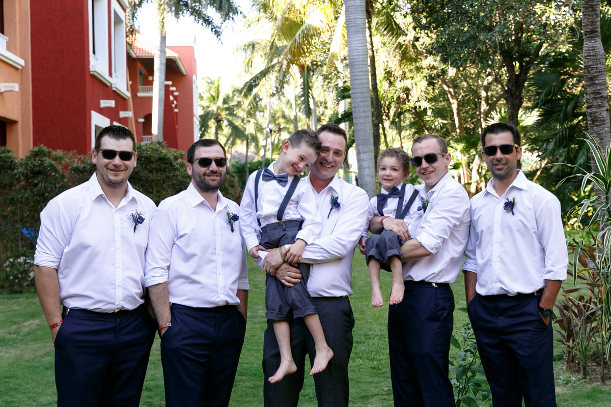 BarceloGroomWithGroomsmenAndSons