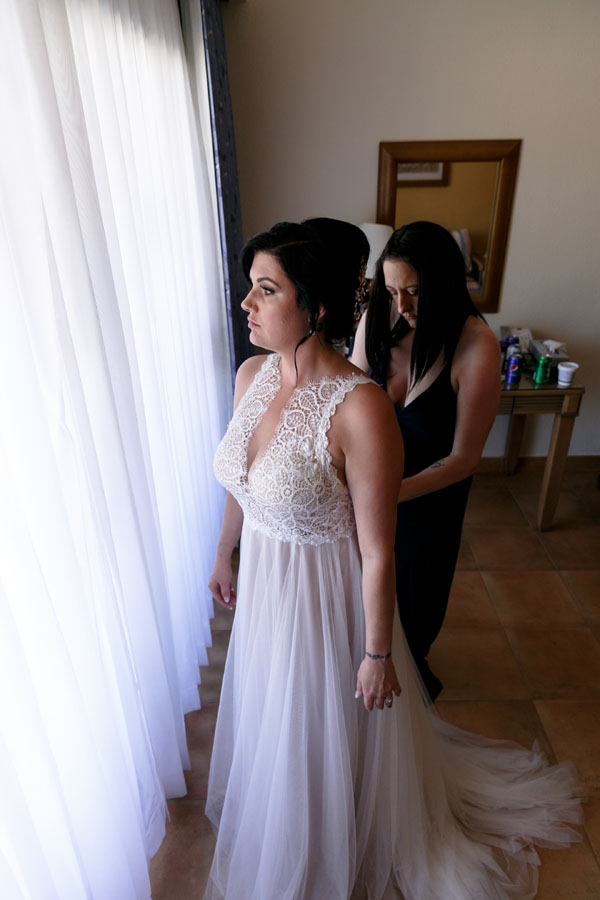 BarceloBrideGettingReady