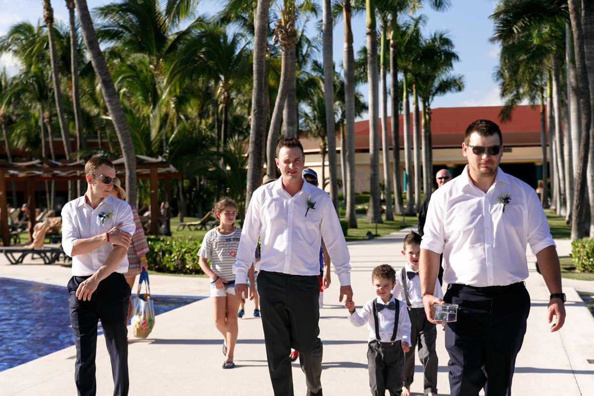 BarceloGroomWithGroomsmenAndSons