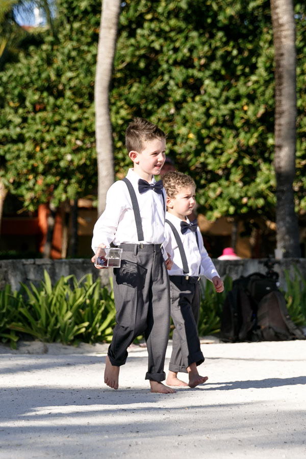 BarceloRingBearersWalkIn