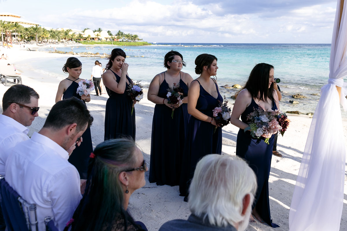 BarceloWeddingPartyWatchesCeremony