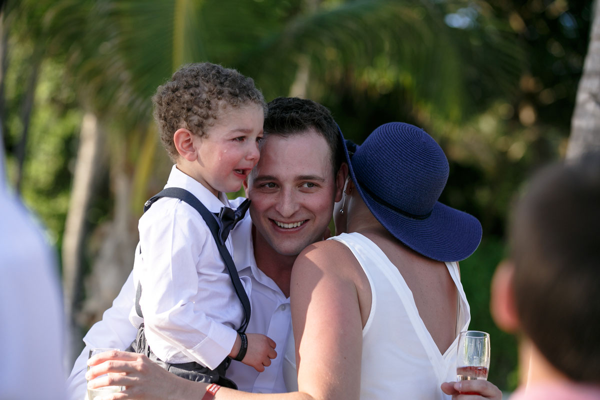 GuestsCongratulateNewlyweds