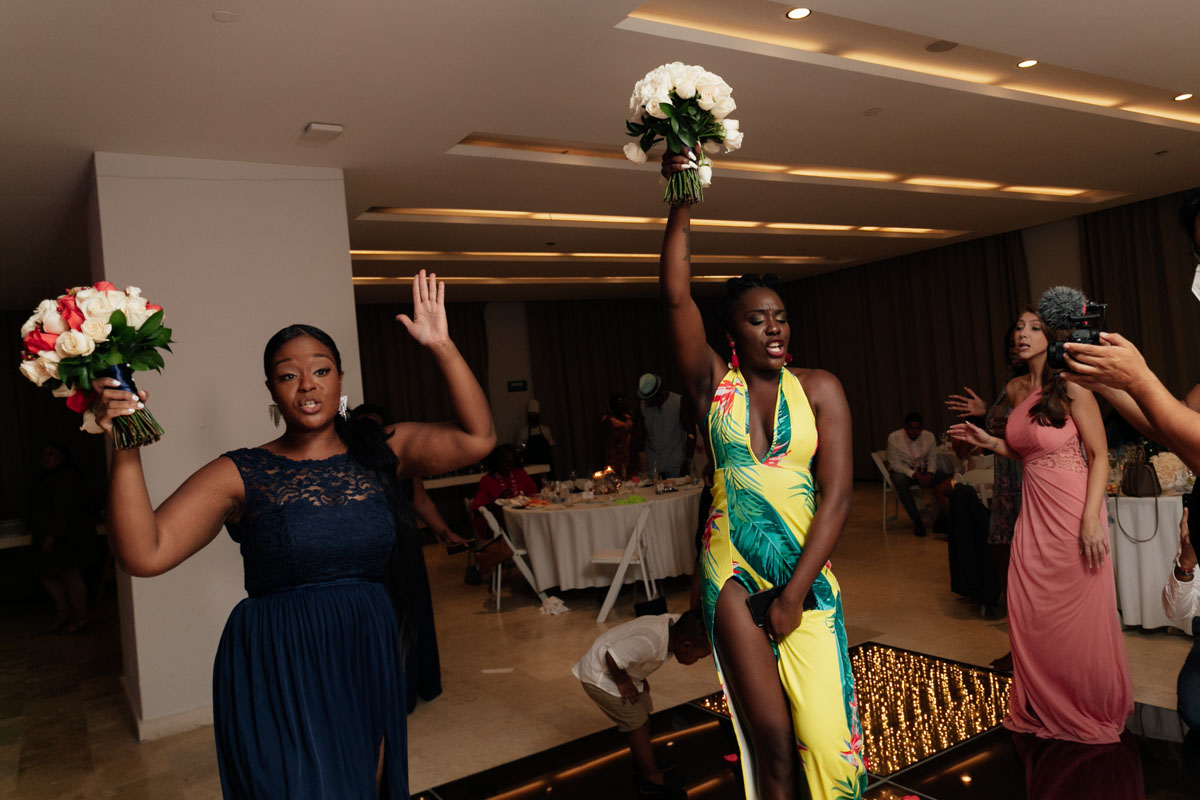 HappyBouquetCatchers