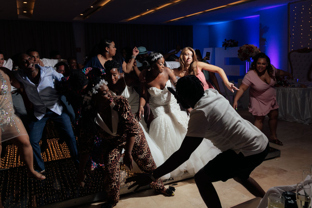 ReceptionGuestsShowingTheirMoves