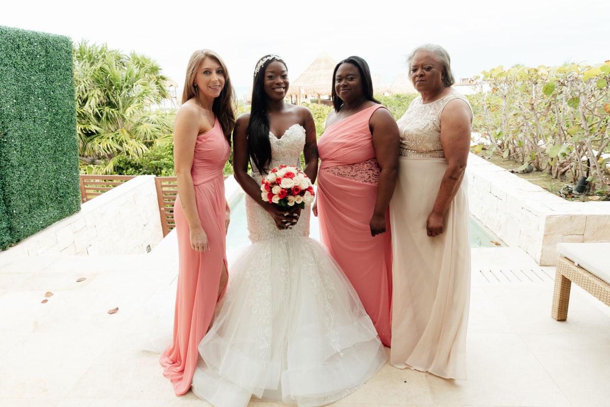 PlayaMujeresBridePosesWithBestLadies