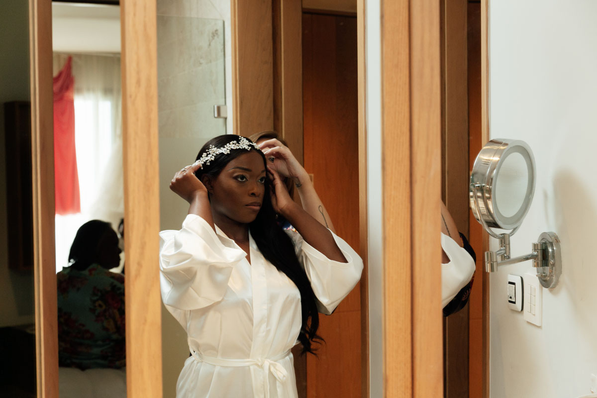 PlayaMujeresBrideGettingReady