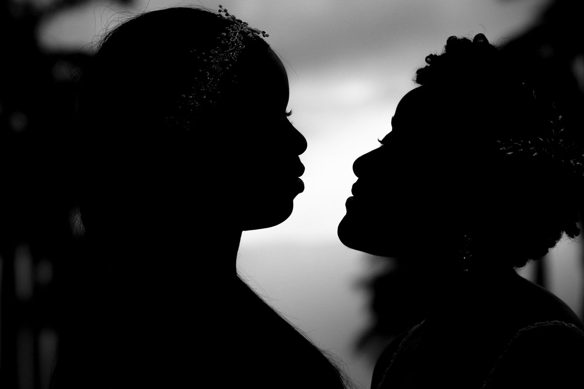 NewlywedsPoseInShilouette