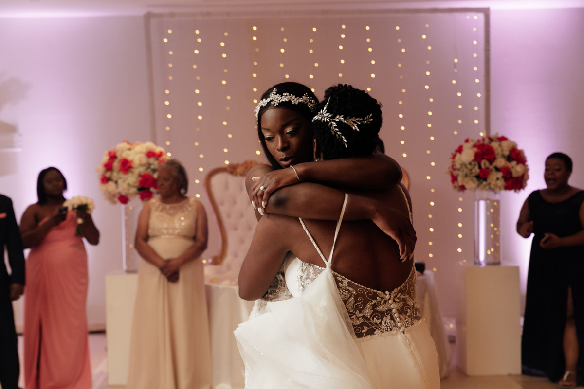 DreamsPlayaMujeresNewlywedsFirstDance