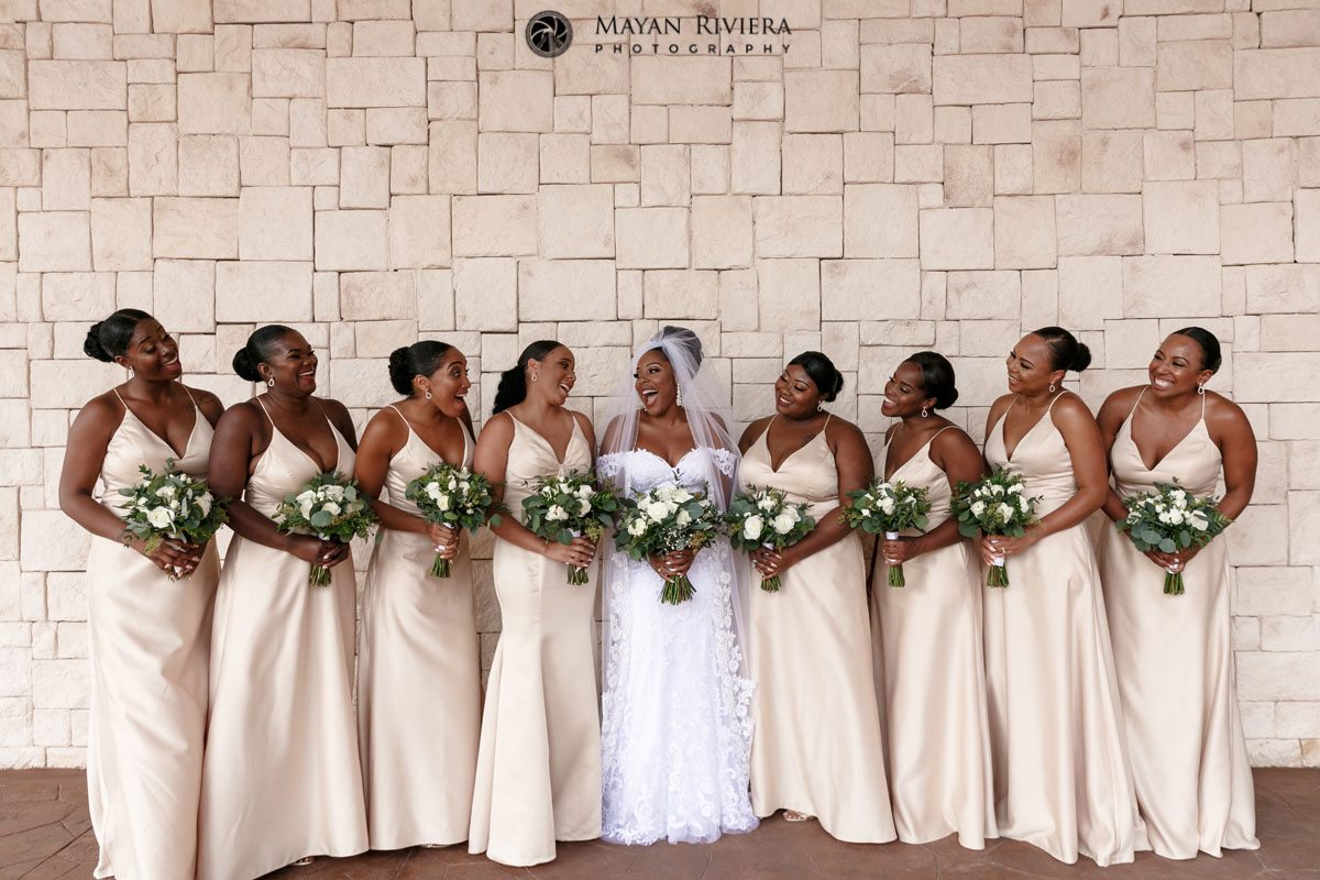 DPMBridePosingWithBridesmaids