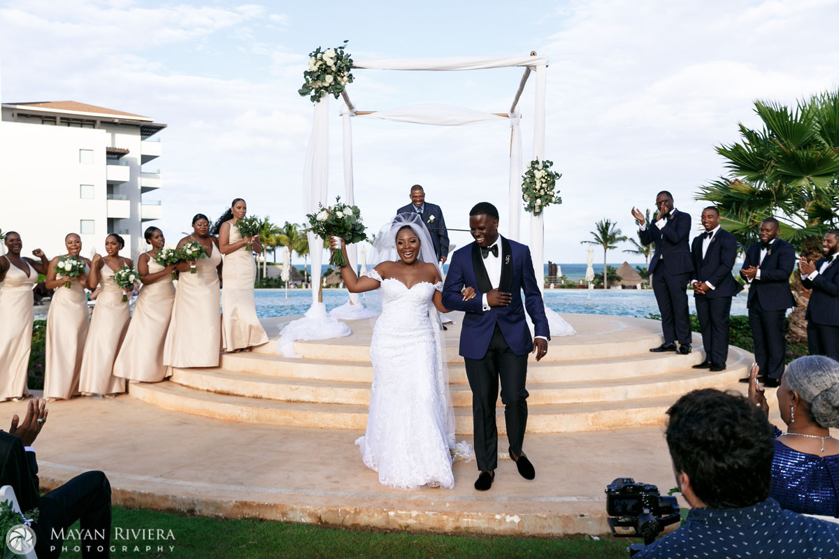 NewlywedsCheerWalkingOut