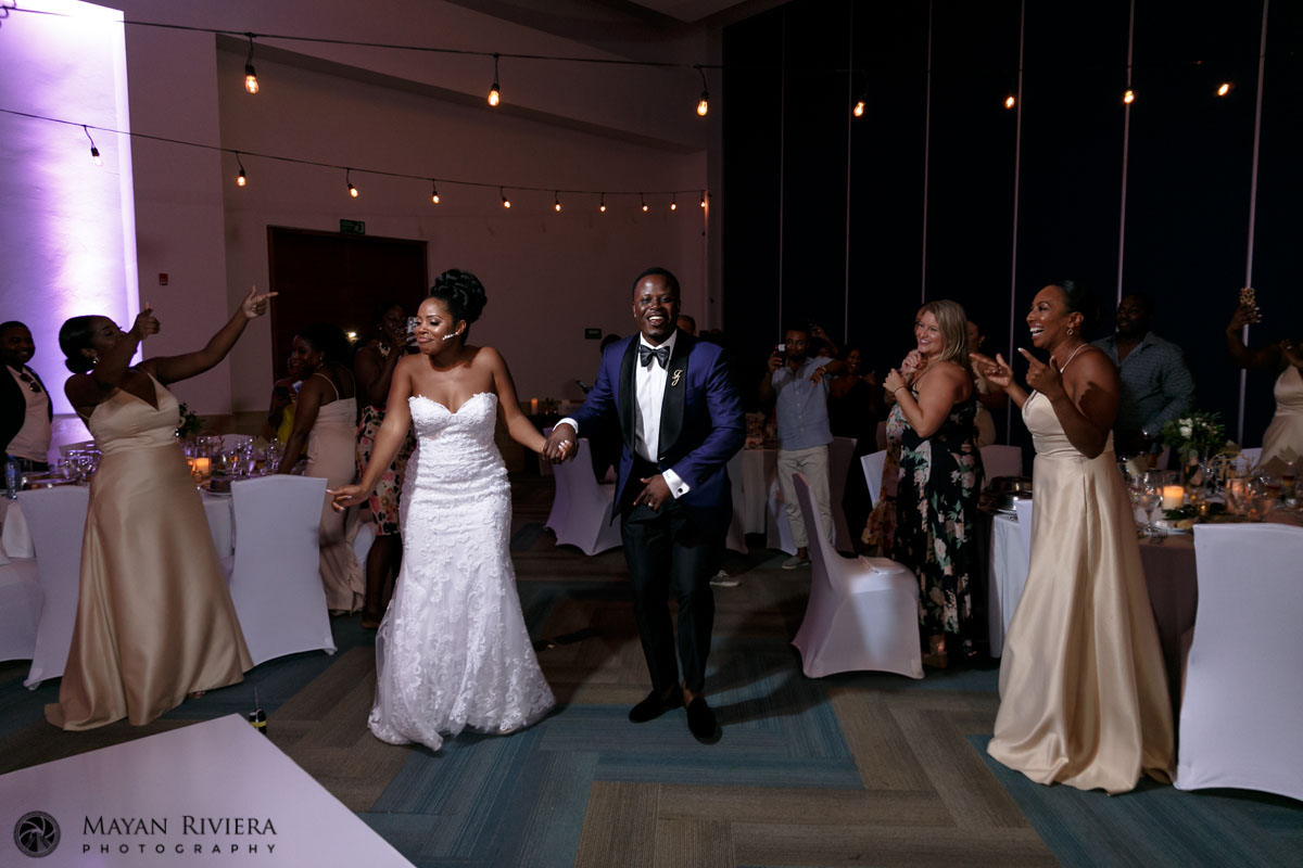 NewlywedsWalkIntoReception