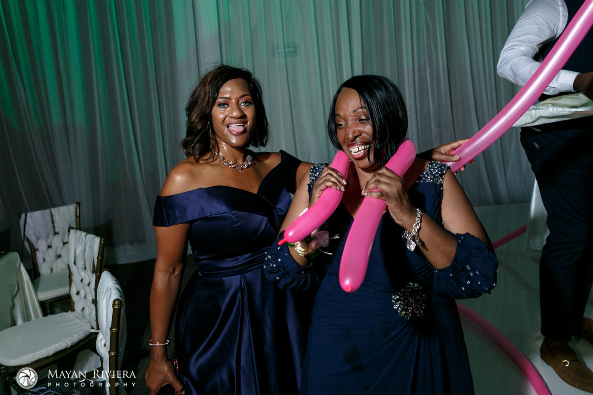 RockingRecpetionDanceMoves