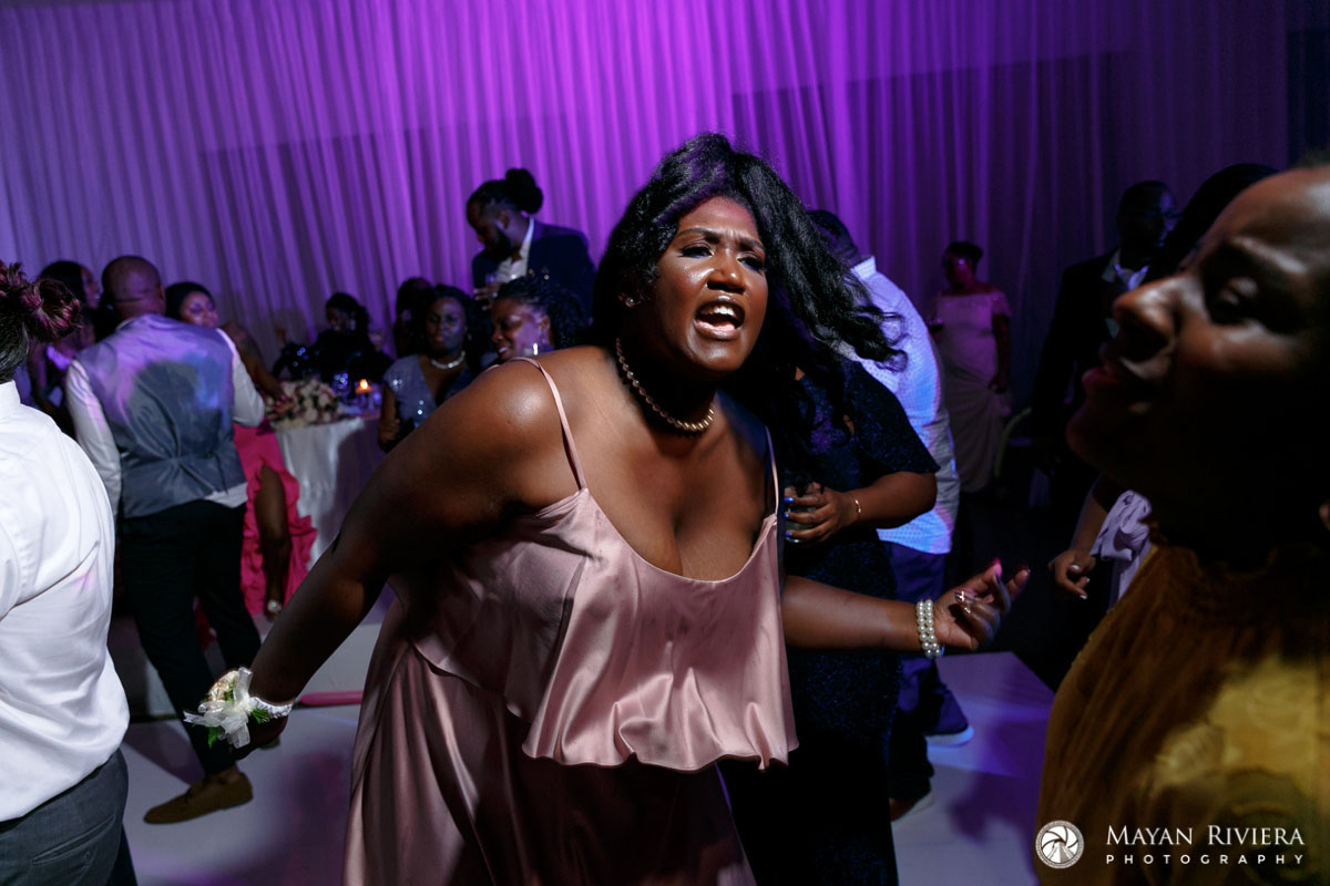 RockingRecpetionDanceMoves