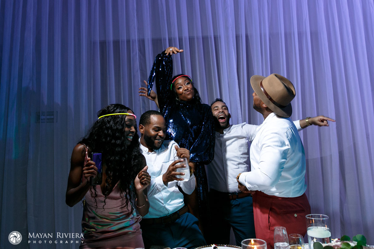 RockingRecpetionDanceMoves