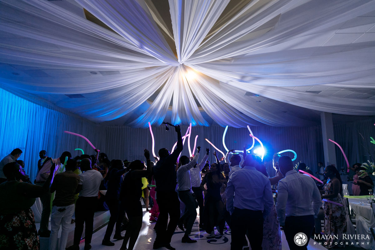 RockingRecpetionDanceMoves