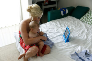 SmilingBrideMomDressesBaby