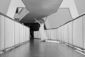 CheeringBrideLiftsArms