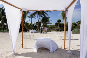 GrandSirenisWeddingSiteFramesWeddingParty