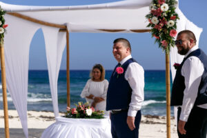 GrandSirenisGroomAwaitsBridesArrival