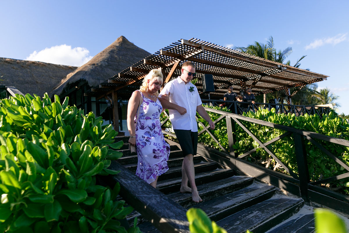 NowSapphireGroomWalksInWithMom