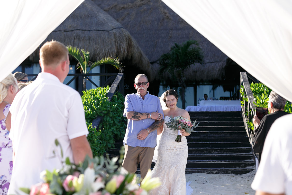 NowSapphireBrideArrivesWithDad