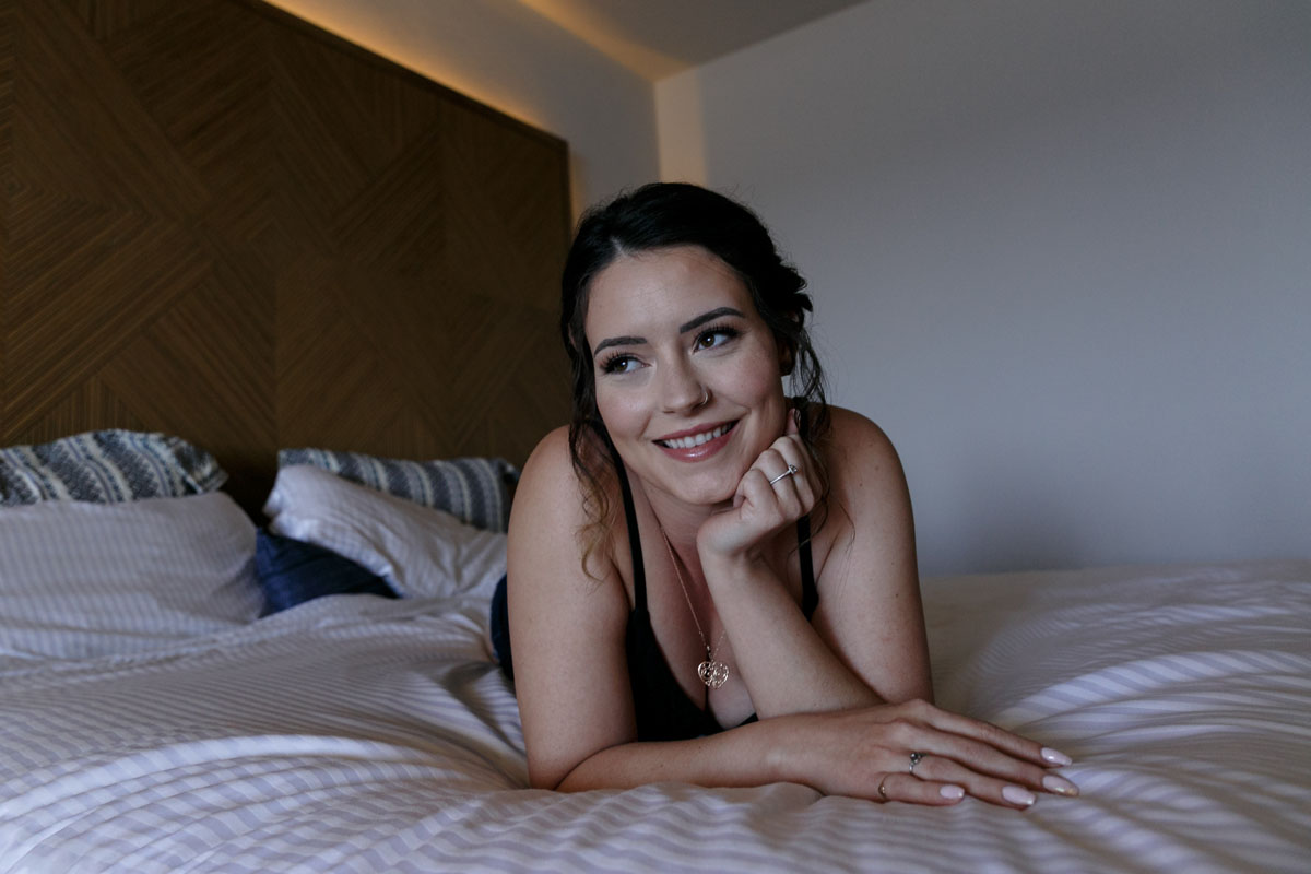 NowSapphireBridePosingOnBed