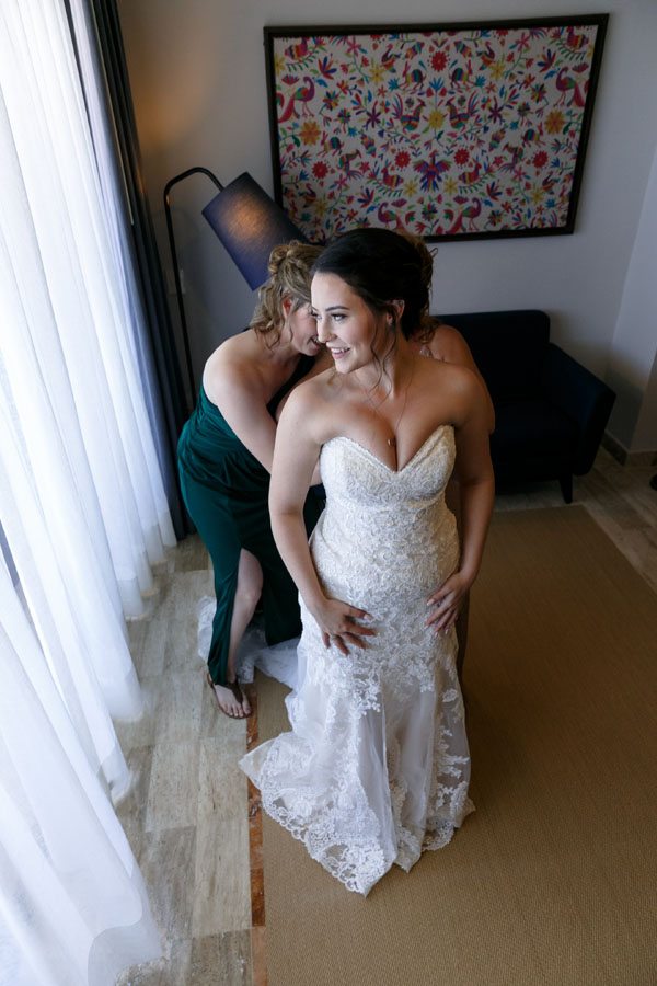 NowSapphireBrideGettingReady