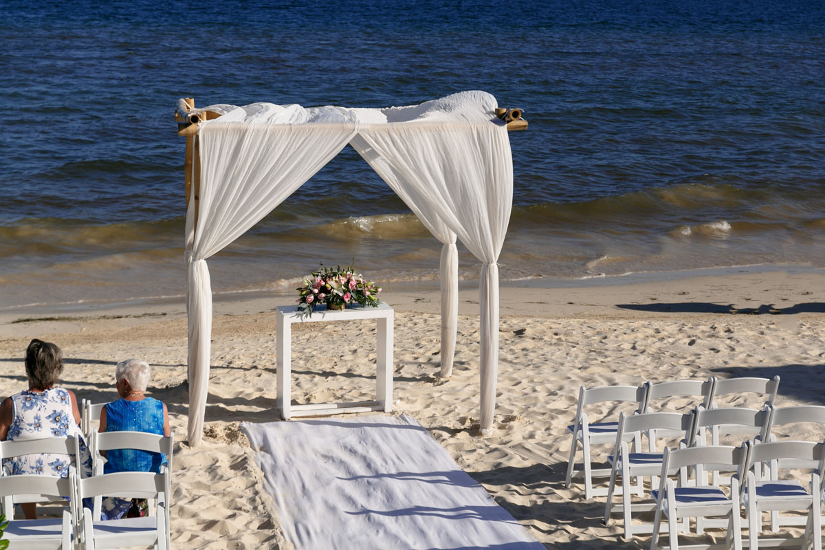 NowSapphireWeddingSiteBeachside