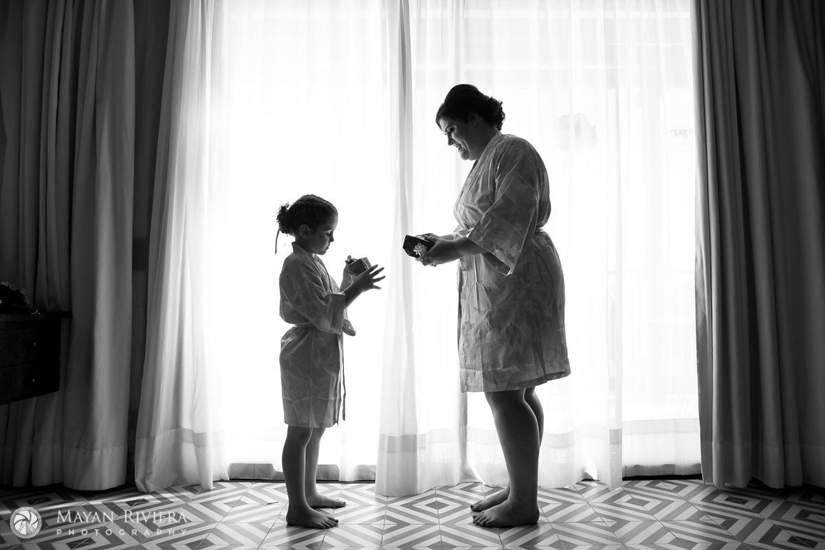 BridalPartyGiftsByWindow