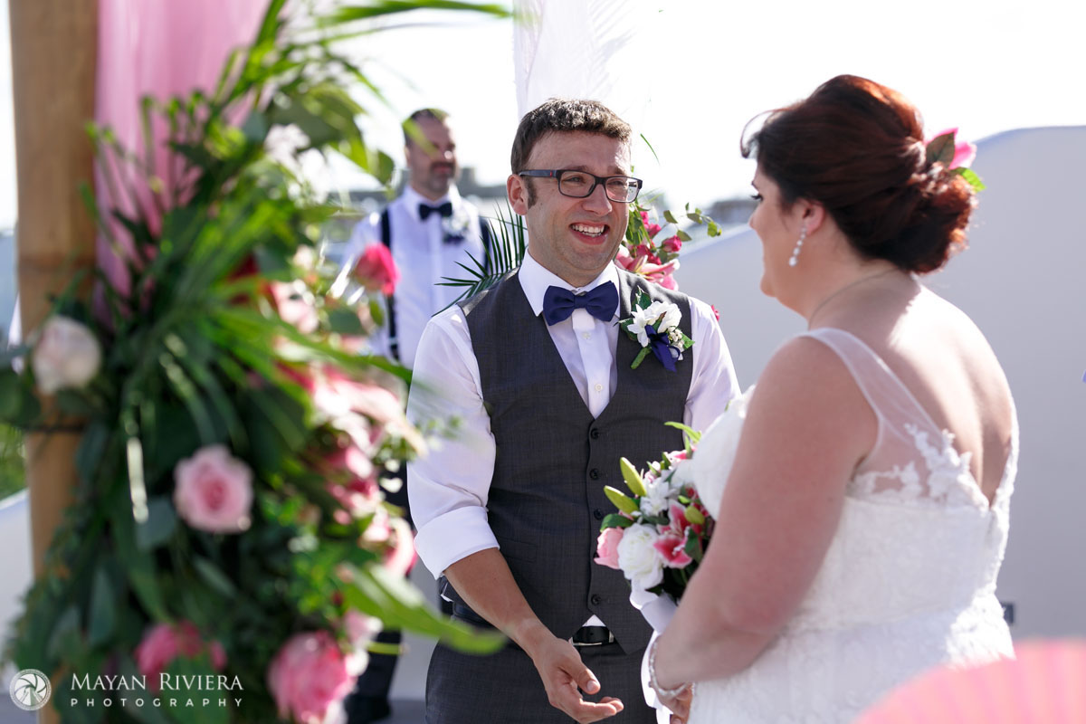 WeddingCoupleLaughAtCeremony