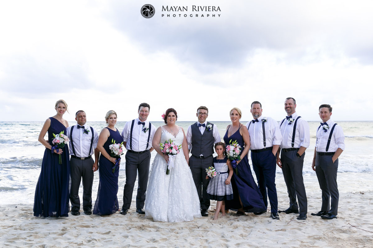 WeddingPartyPosesOnBeach