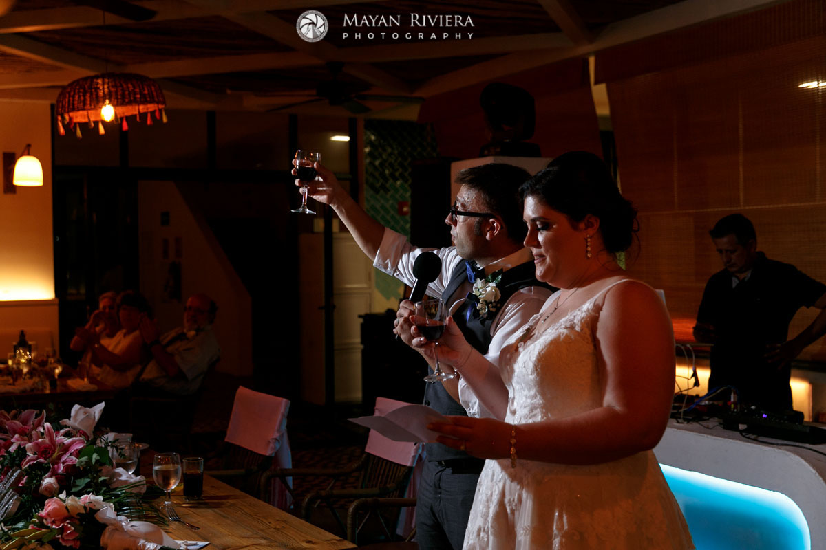 NewlywedsThankGuests