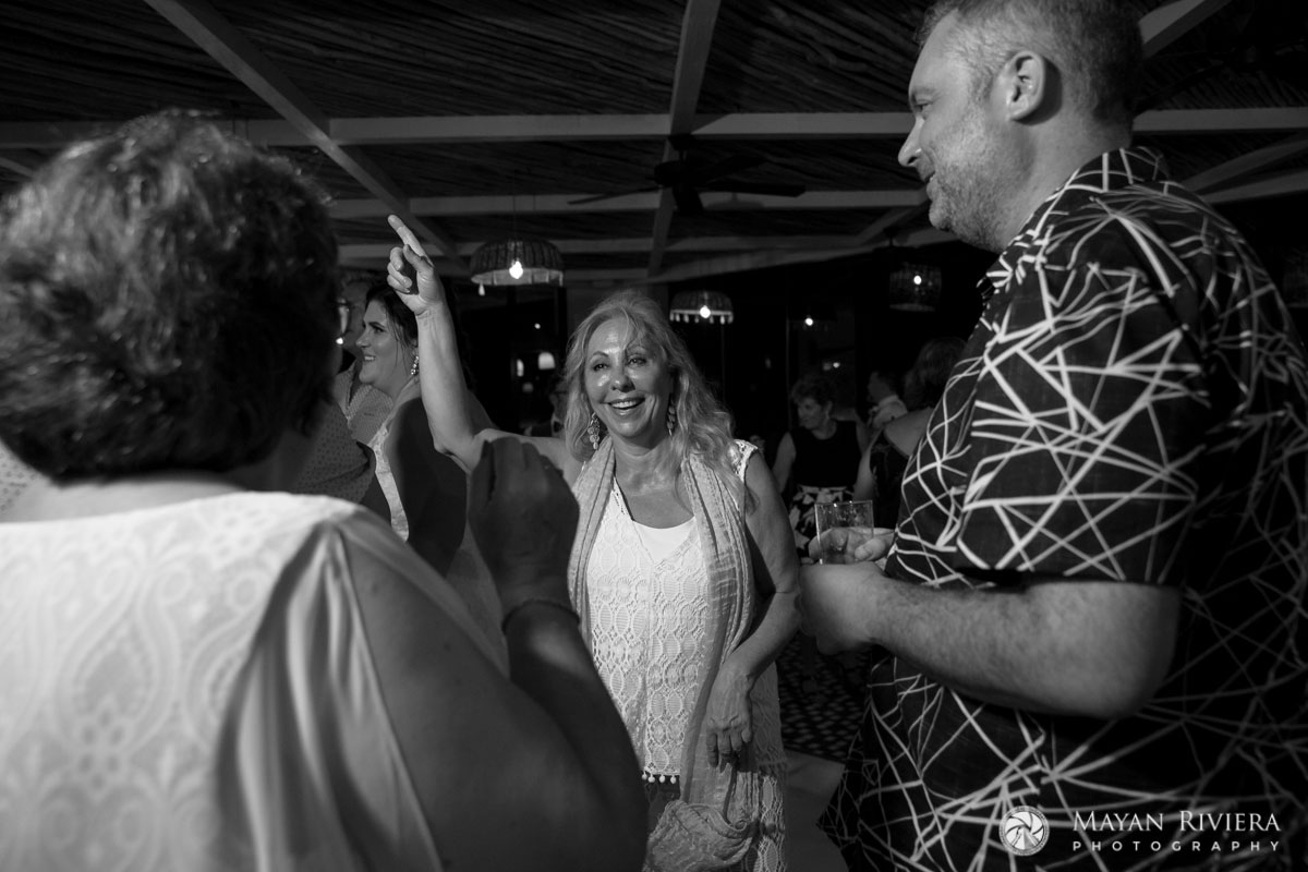 RockingReceptionDanceMoves