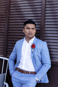 ORPGroomRomarkPosesByWall