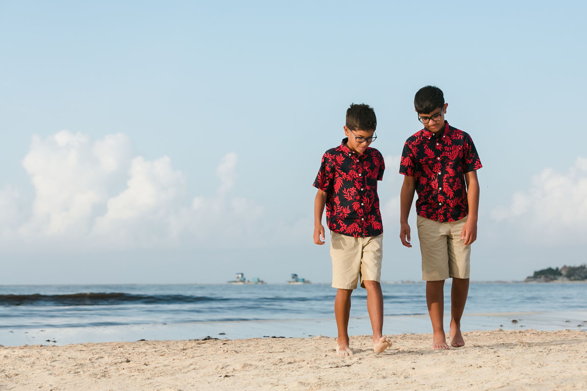 SmilingSonsWalkOnBeach
