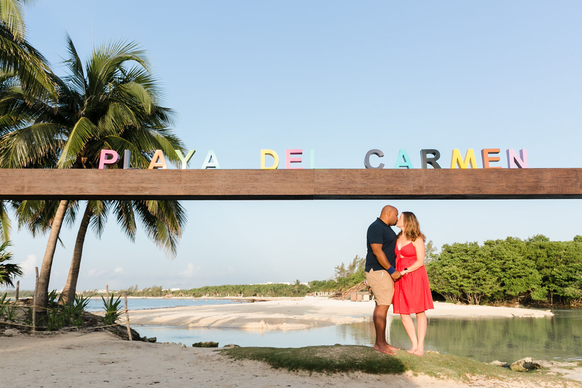 RyannAndWifeKissingAtPuntaEsmeralda