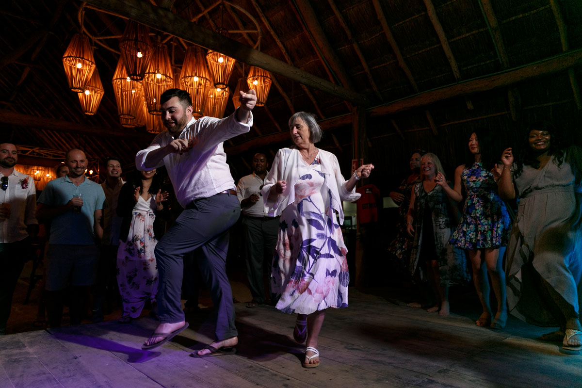 RockingReceptionDanceMoves