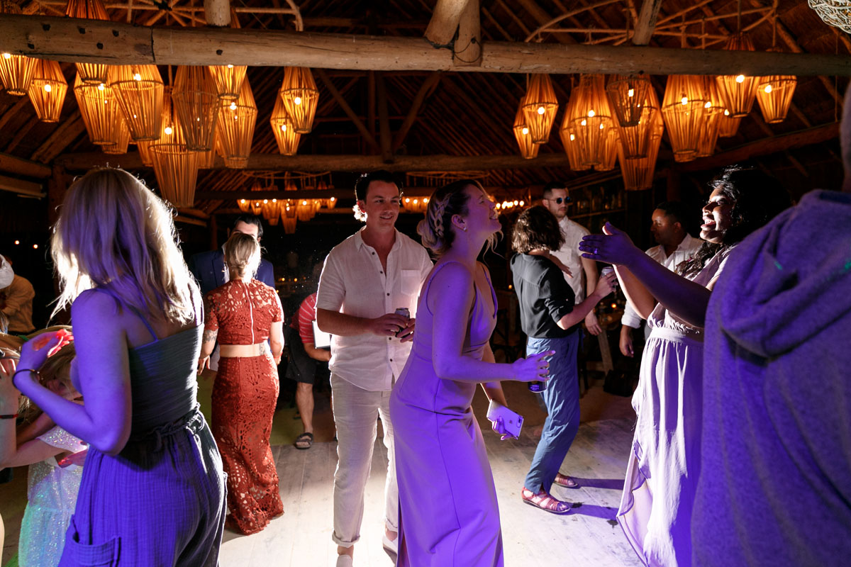 RockingReceptionDanceMoves